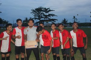 Tito Yudistiro dan Sebagian Pemain Tim Rokania FC