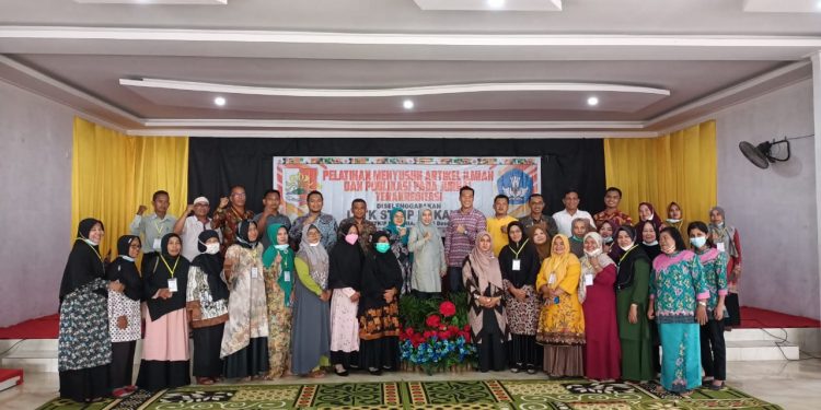 Pelatihan Menyusun Artikel Ilmiah dan Publikasi pada Jurnal Terakreditasi Telah Terlaksana dengan Baik.