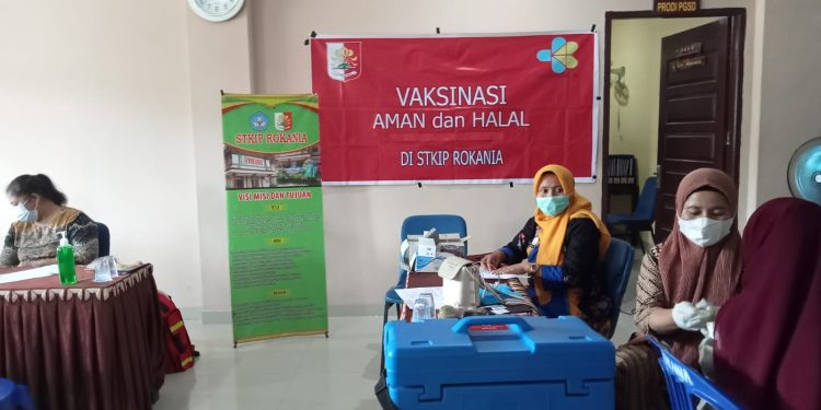 Vaksinasi Covid-19 Telah Sukses Dilaksanakan di Kampus Rokania