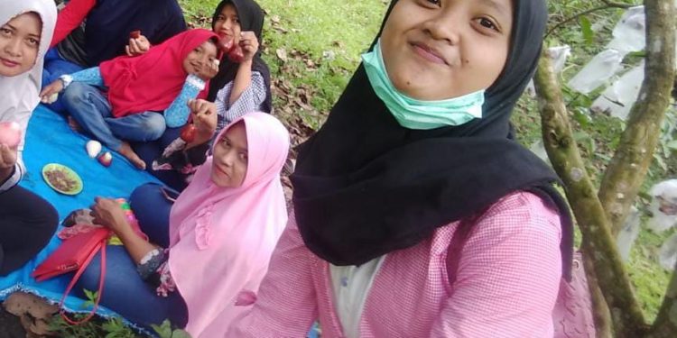 Wisata Petik Buah Jambu Madu di Desa Mahato Sakti