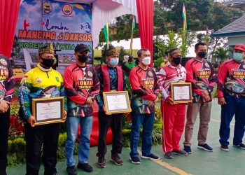 Perwakilan Peserta berfoto bersama Gubernur Riau