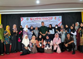 Berfoto Bersama Sebelum Acara (dok foto: Pariang)