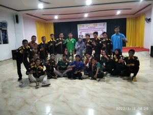 Para Panitia berfoto bersama setelah penutupan acara