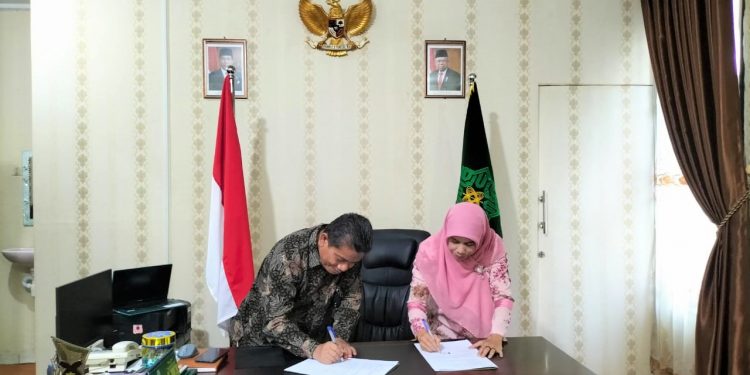 Penandatanganan MoA Rokania dan FTK UIN SUSKA