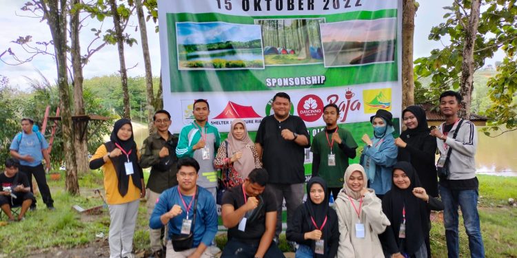 Sebagian panitia bersama Ketua STKIP Rokania dan Ketua DPRD Rokan Hulu