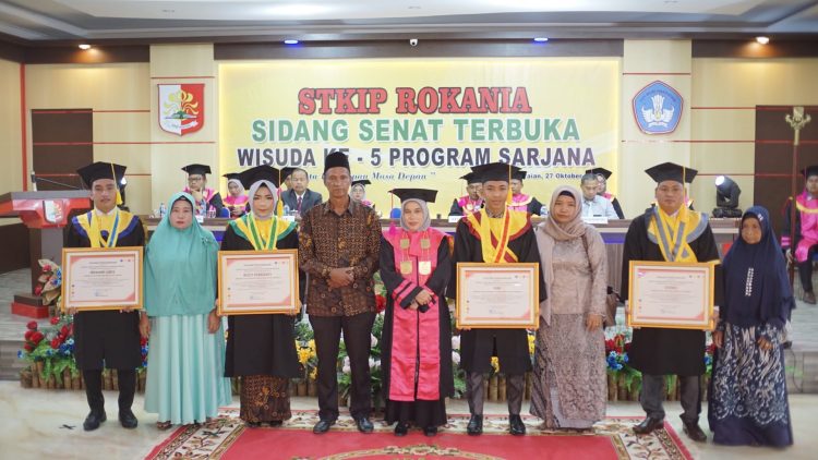 Mahasiswa Pemuncak Wisuda V Rokania