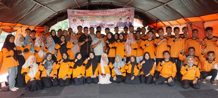 Mahasiswa dan Tim BPBD