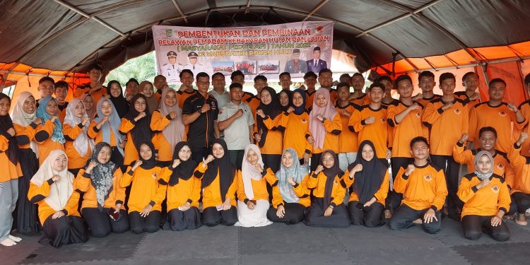 Mahasiswa dan Tim BPBD