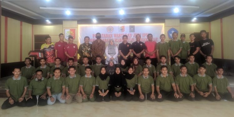 Peserta berfoto bersama