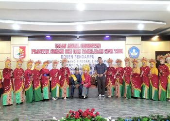 Sebagian Mahasiswa Yang Mengikuti UAS Seni Tari