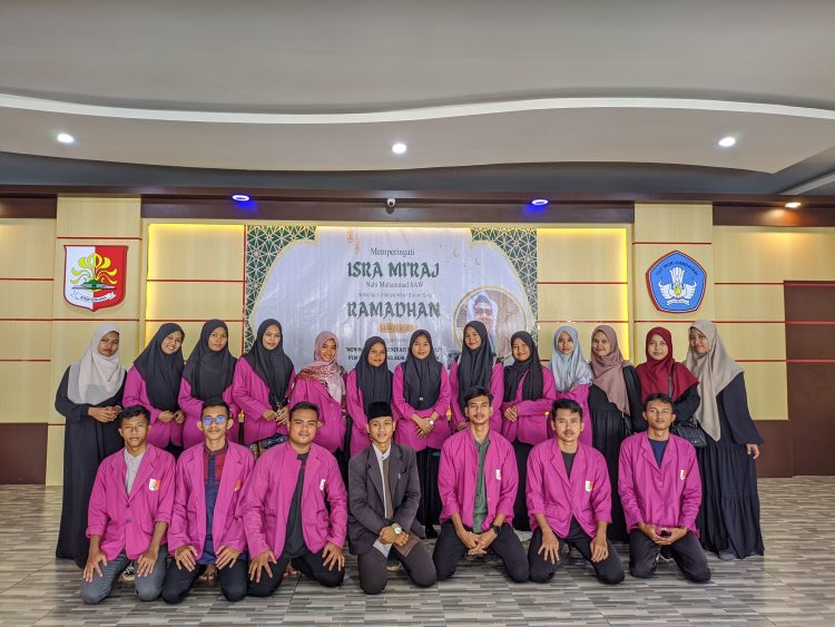 Para panitia acara Peringatan Isra Miraj dan Menyambut Ramadan 1444 H (foto: Juanda)