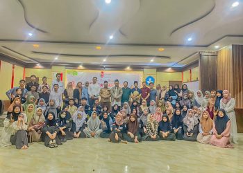 Pengurus dan sebagian anggota IKKIP-K Rokania berfoto saat acara Buka Puasa Bersama (foto: dok IKKIP-K)