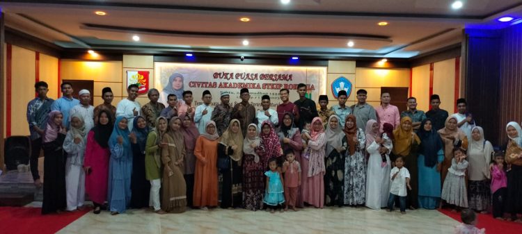 Foto bersama buka puasa