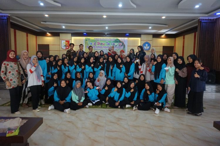 Road Show to Campus