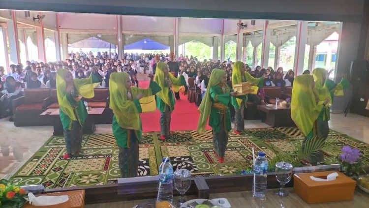 tari tepak sirih