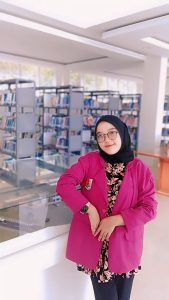 Penulis, Windhy Dwi Putri, mahasiswa PBSI Univ. Rokania