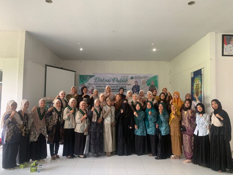 Para peserta dan narasumber berfoto bersama (sumber: penulis)