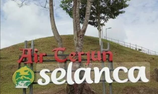 Pesona Air Terjun Selanca Lubuk Bendahara, Wisata Terpopuler Di Riau
