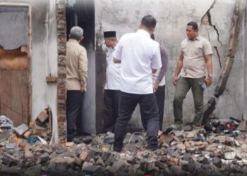 Dari Tumpukan Sampah ke Kobaran Api : Satu Rumah Hangus di Pasir Pengaraian